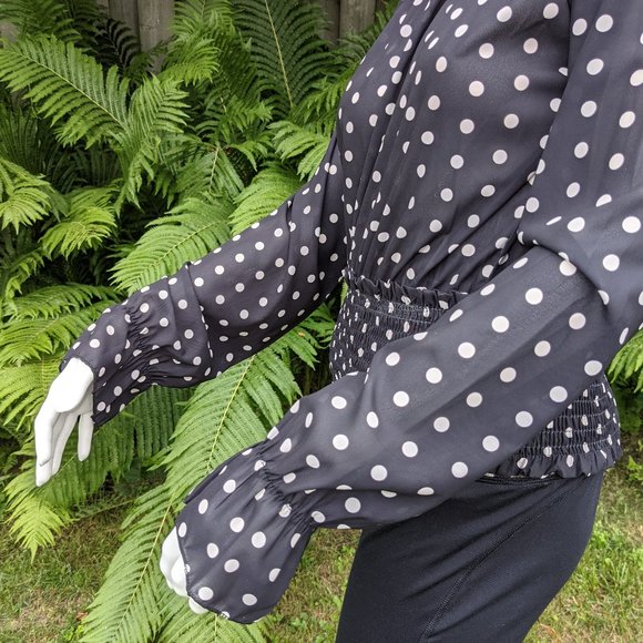 Pretty Polka Dot blouse - Picture 3 of 3